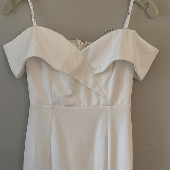 Lulu’s Off Shoulder gown (xs) NWOT - Picture 2 of 7